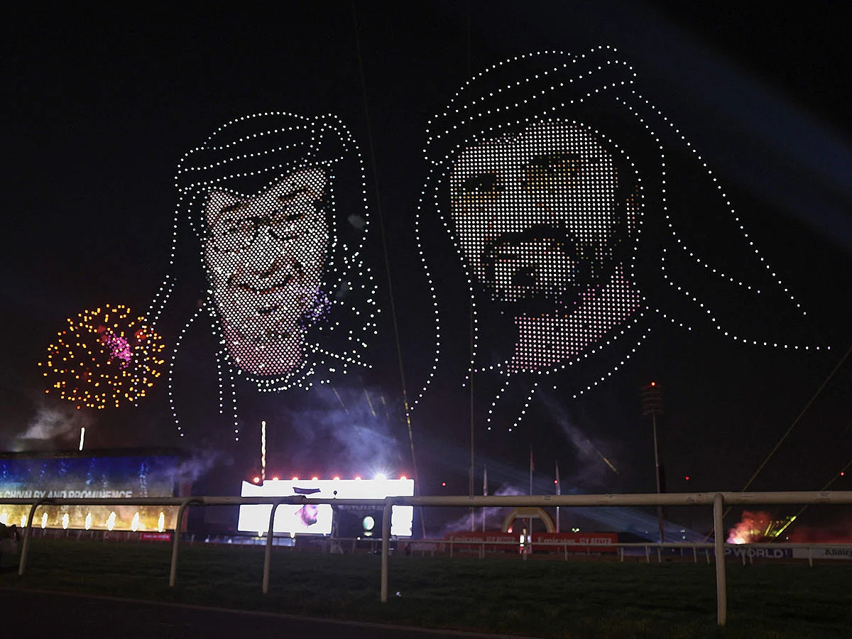 The drones formed dynamic 3D sculptures in the sky, displaying massive portraits of President His Highness Sheikh Mohamed bin Zayed Al Nahyan, His Highness Sheikh Mohammed bin Rashid Al Maktoum, Vice President and Prime Minister of the UAE and Ruler of Dubai.