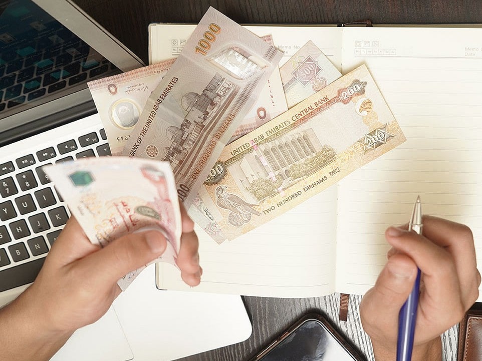 The Ministry may suspend the employer’s file if wages are not paid within two months of the due date. 