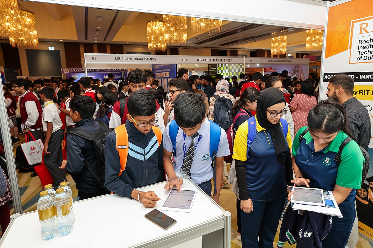High schools students exploring courses at the Edufair's 2024 edition 