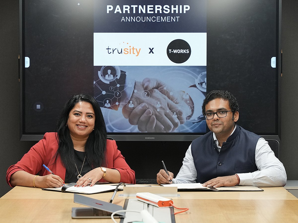 Rajani Nalla, Founder & CEO, Trusity, signs MOU with Joginder Tanikella, CEO, T-Works