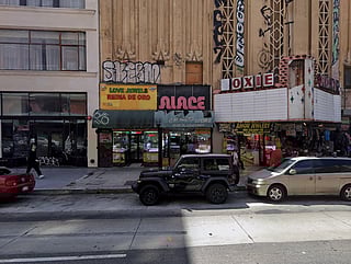 Hollywood-style heist: Gold worth $20 million vanishes through a brick wall at Los Angeles jewellery store