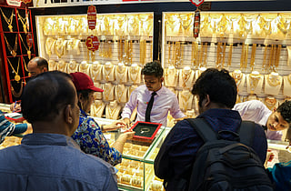 Shoppers at gold souq in Deira. Virendra Saklani/Gulf News