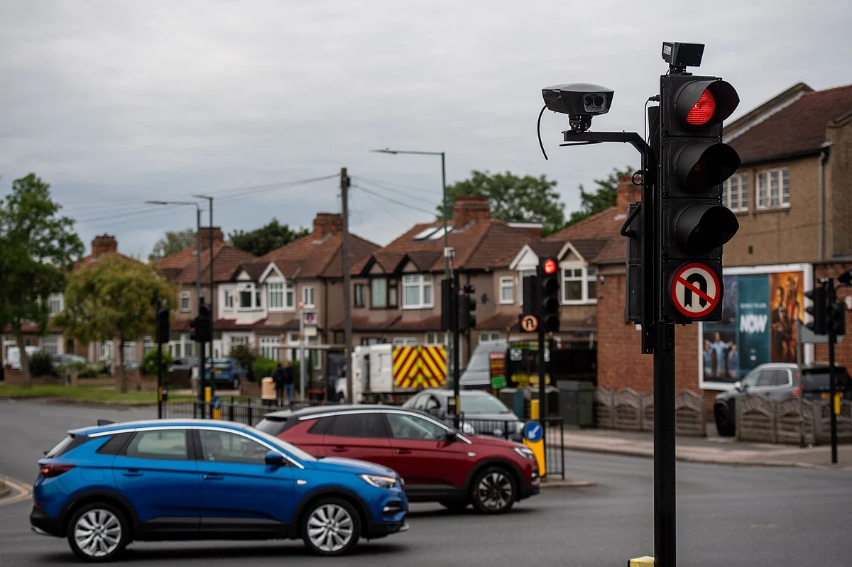 London’s Expanded Ultra Low Emissions Zone First Day of Operation