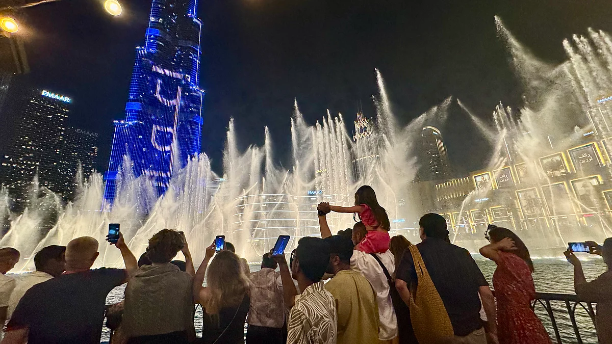 One of the most cheerful moments came with the viral children’s hit ‘Baby Shark,’ which had children and parents dancing.
