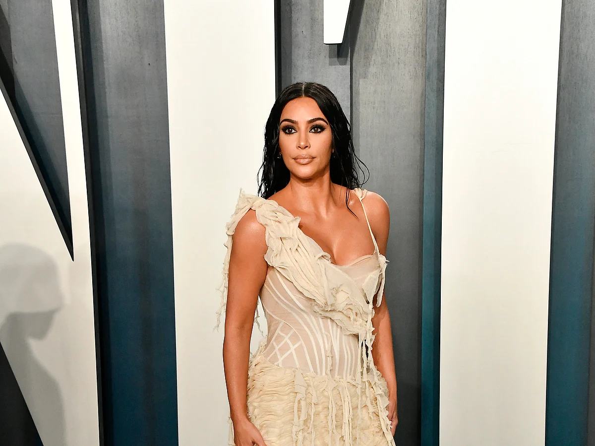 Ten suspects went on trial in Paris on Monday over the 2016 robbery of the US celebrity Kim Kardashian, which saw some $10 million worth of jewellery stolen from the reality TV star and influencer.