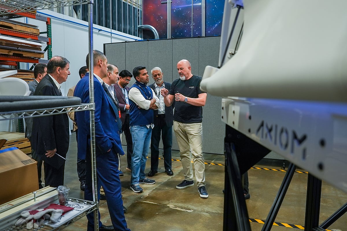 Burjeel Holdings’ official delegation visits the Axiom Space Center in Houston to review technical preparations for the Suit Ride research project, part of the upcoming AX-4 mission 