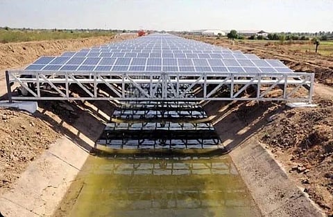 The US has approved several utility-scale solar/battery storage projects, which will see green power generation increasing significantly, according to the US Energy Information Administration. Arizona is building the first solar canal which will generate renewable energy and save water in this notoriously dry area: 