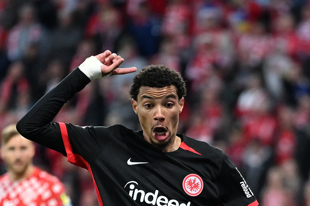 Frankfurt's French forward Hugo Ekitike has become the target of Liverpool, joining the race with Newcastle. 