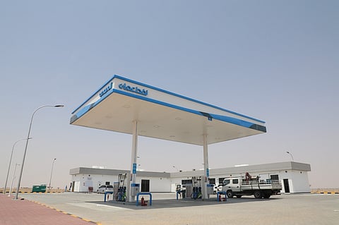 The regulations introduce clear penalties for non-compliance. Fines of up to 3,000 riyals (Dh28,620) will be imposed for violations, while stations operating with expired licenses will incur a 500 riyal/month penalty.