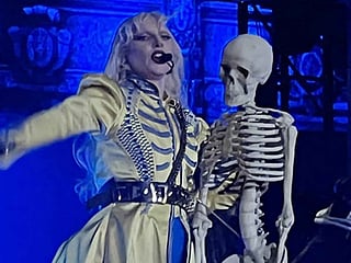 Lady Gaga sets new standard with 2.5 million fans, surpassing Madonna’s record
