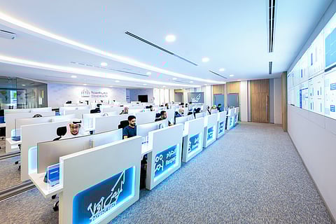 Chaired by Sheikh Ahmed bin Saeed and attended by Sheikh Mansoor bin Mohammed, Dubai Health Board reviewed three-year milestones in advancing patient-centred care. They toured the Health Operations Centre and reviewed Dubai Health’s Patient Journey Redesign Programme across the integrated academic health system