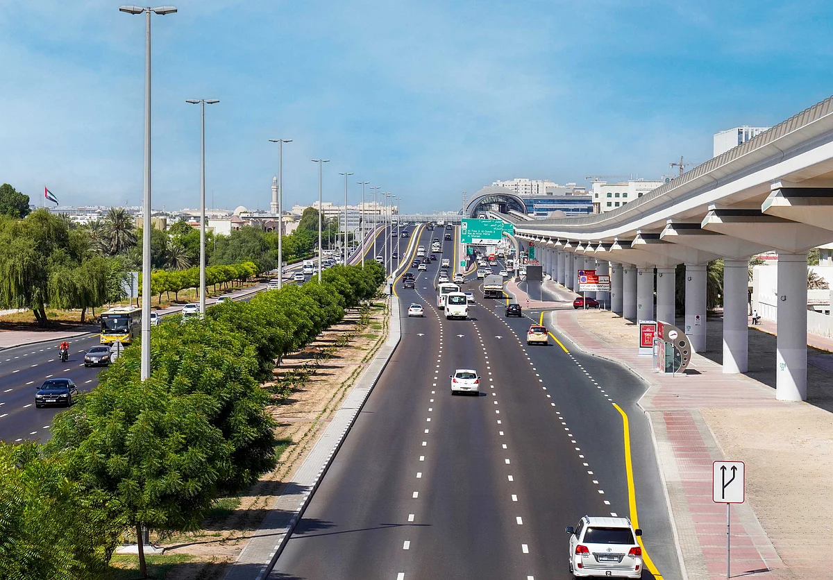 Dubai’s Roads and Transport Authority (RTA) has commenced the renewal of road markings at 89 locations across the Emirate