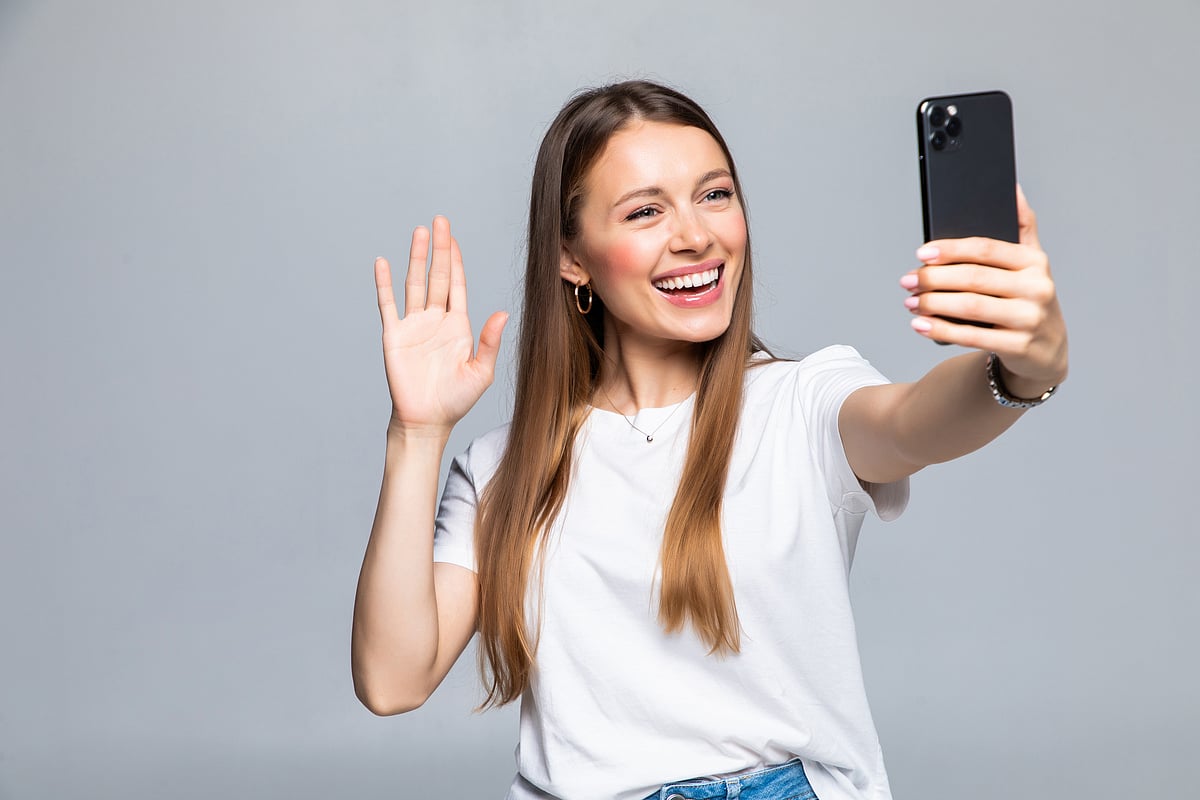 A new AI tool called FaceAge can estimate your biological age from a selfie—and reveal hidden cancer risks. Backed by a study in The Lancet Digital Health, it could transform early detection and treatment planning. Illustrative image.