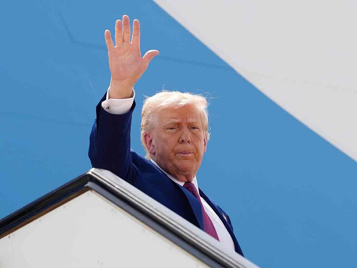 Trump arrives in UAE for final leg of three-day Gulf tour