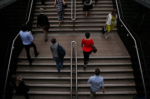 Australian confidence plunges amid pessimism over economic growth.