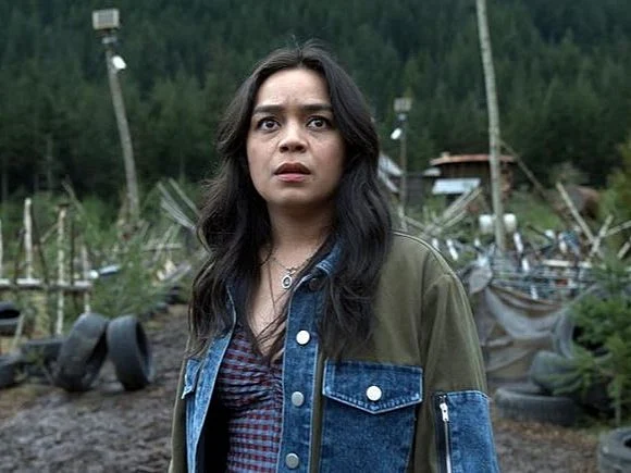 Kaitlyn Santa Juana as Stefani in Final Destination: Bloodlines