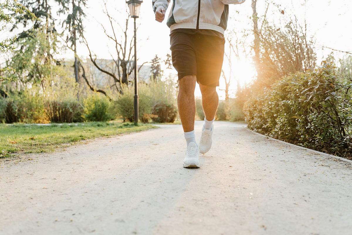 Early exposure to natural daylight helps regulate melatonin, the sleep hormone, benefitting your sleep quality at night, which is essential for well-being in the long term.