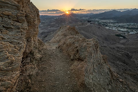 Tourism projects have further elevated Masfout’s appeal. The Masfout Natural Park, new luxury resorts, and rest houses have been developed harmoniously with the city’s mountainous terrain. Trail development and outdoor recreational areas support ecotourism.
