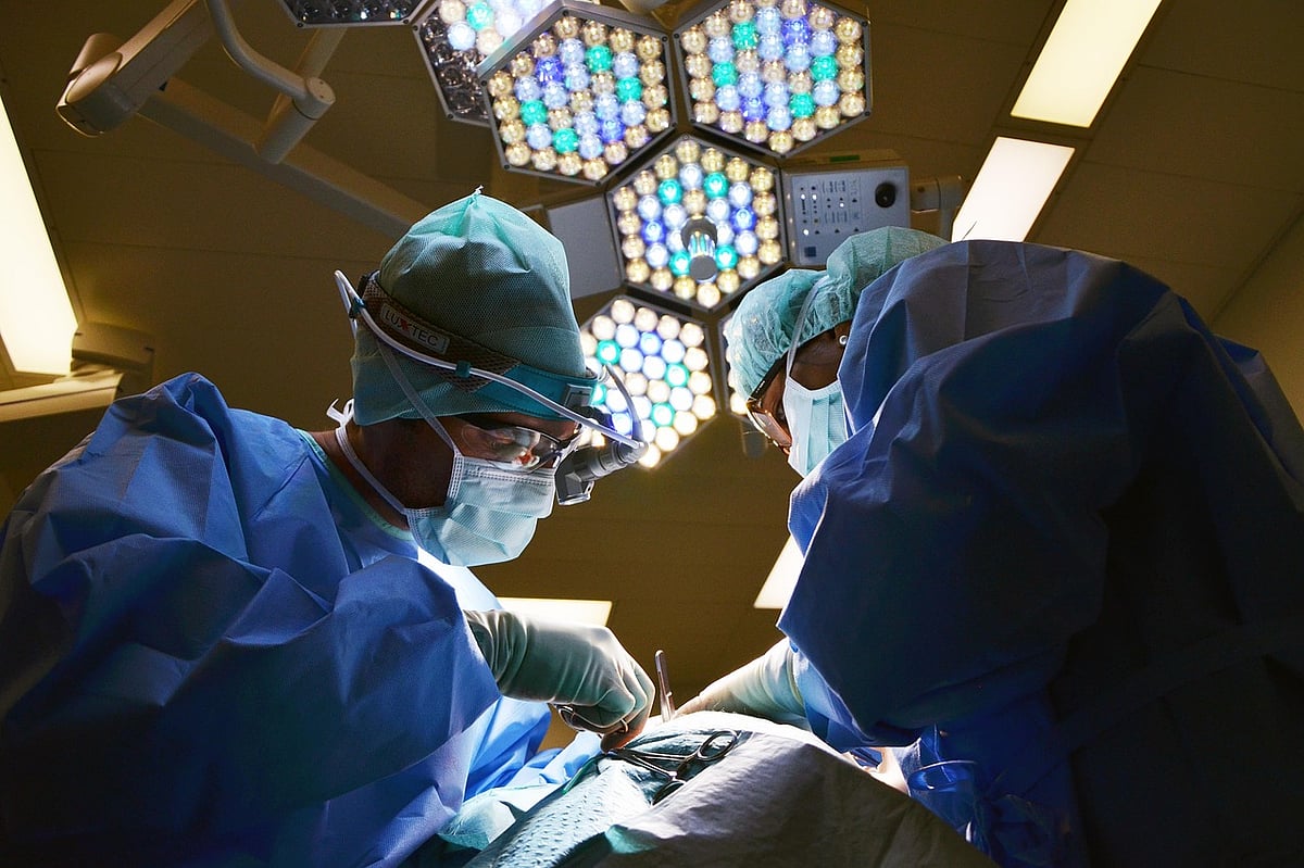 Paramedics in Jeddah carried out a life-saving intervention after a woman went into cardiac and respiratory arrest shortly after giving birth.