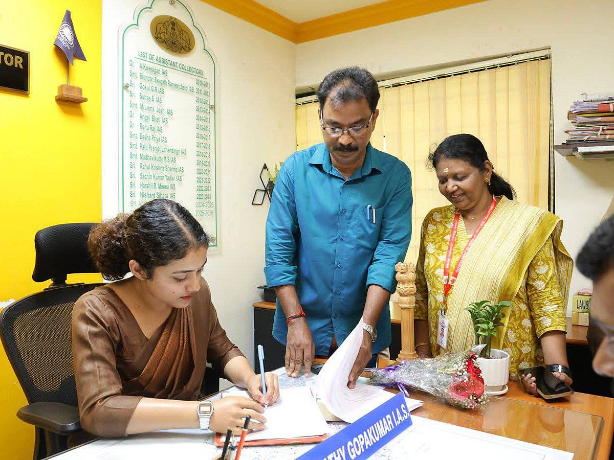 A law graduate from the prestigious National Law School of India University, Bengaluru, Parvathy stayed focused on her dream. With discipline, dedication, and hard work, she turned every obstacle into an opportunity on her path to success.