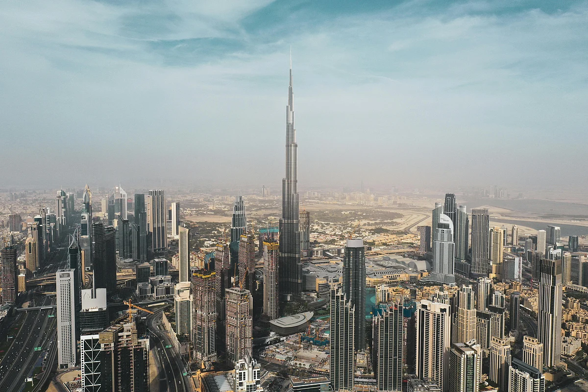 A decrease in temperatures and dusty skies are forecast for today.