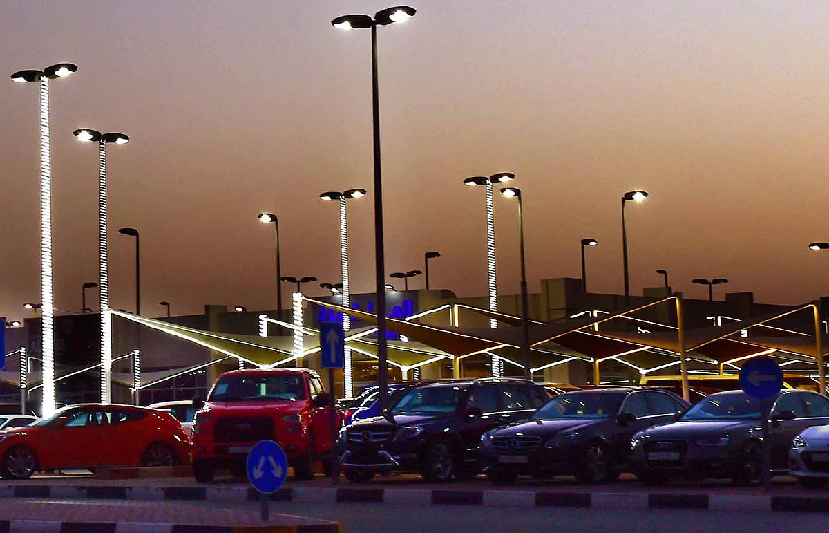 Second hand car market in the UAE souq haraj