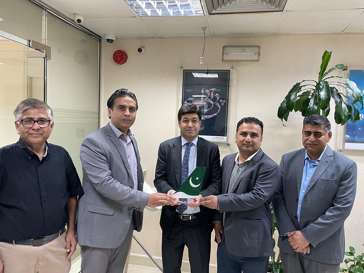 Pakistan Consul General Hussain Mohammed and PIA Regional Manager Sarmad Aizaz during the Dubai-Skardu flight launching ceremony in Dubai on Thursday