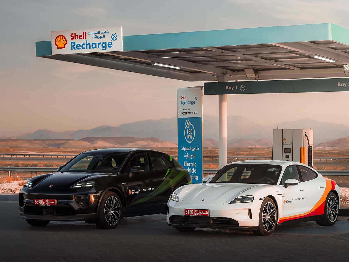 The collaboration will see the installation of at least eight high-performance DC charging stations co-branded by Porsche and Shell, located primarily at Shell service stations. 