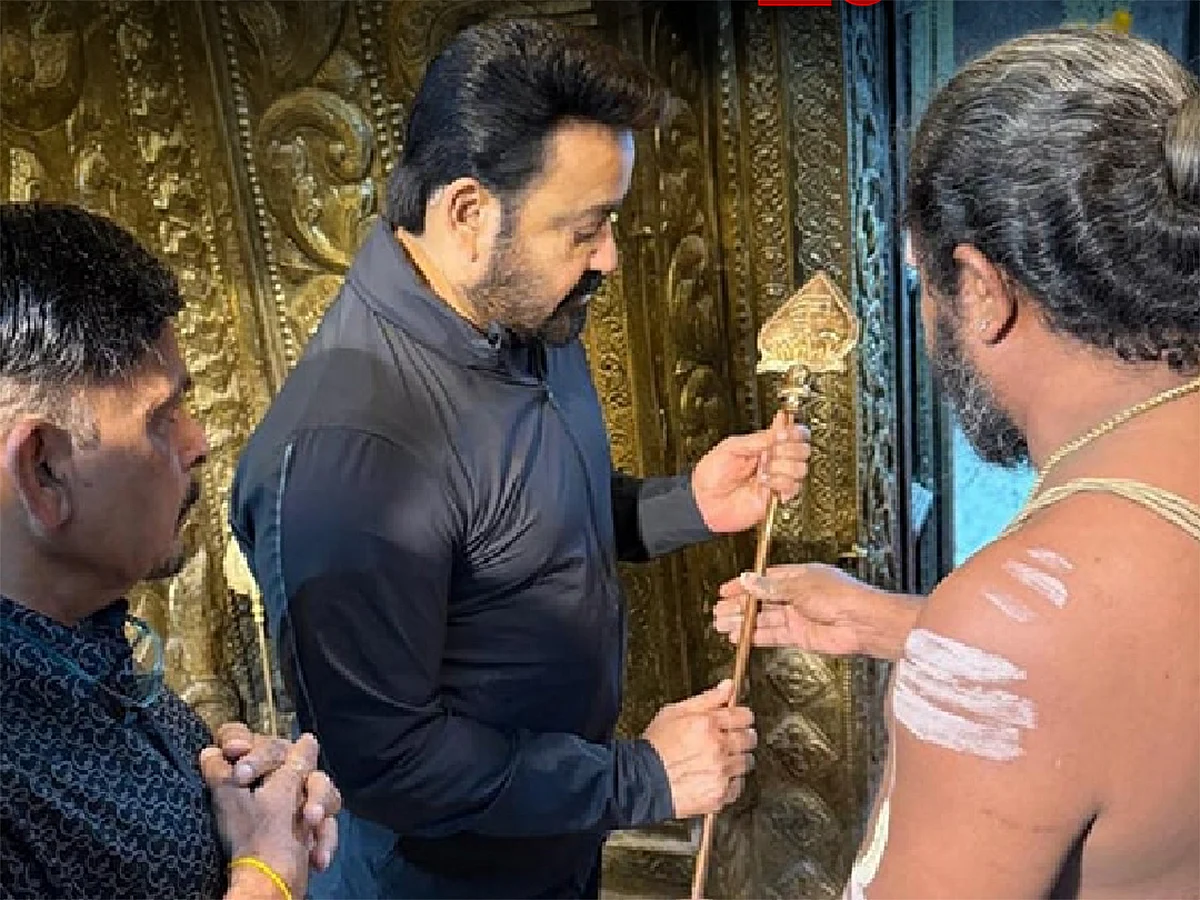 Mohanlal at Thirumalai Kumarasamy Temple in the Sengkottai sub-division of Tamil Nadu's Tenkasi district.