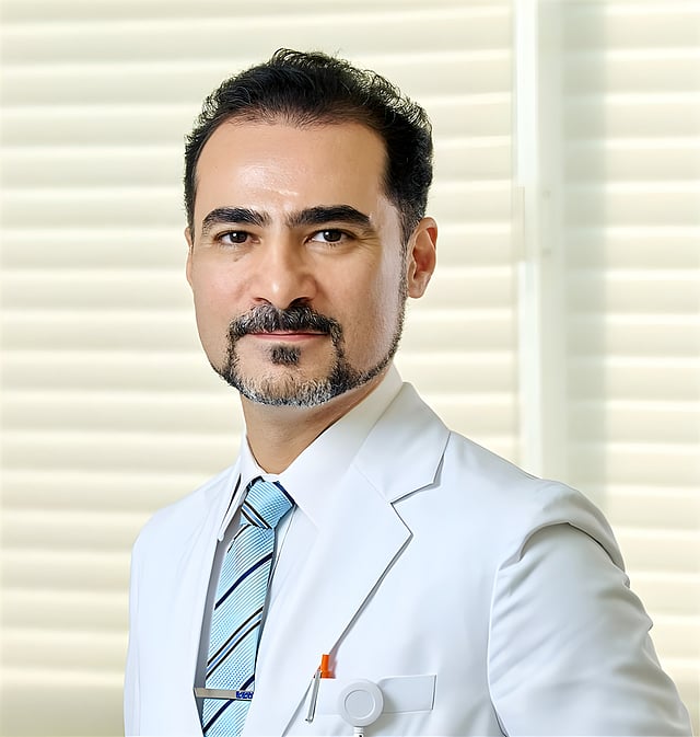 UAE at 50 °C: How heatwaves make migraines worse, how to protect yourself 