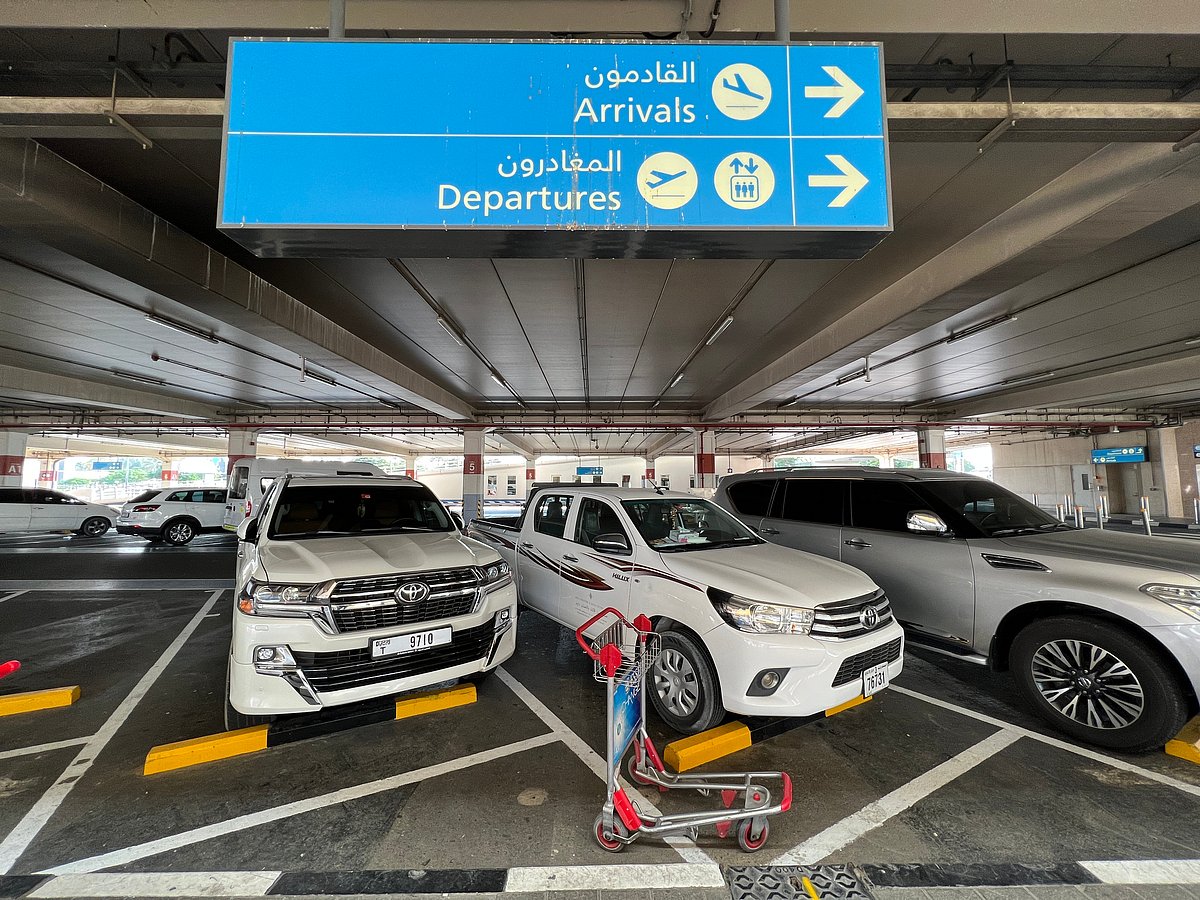 Dubai airport car parking