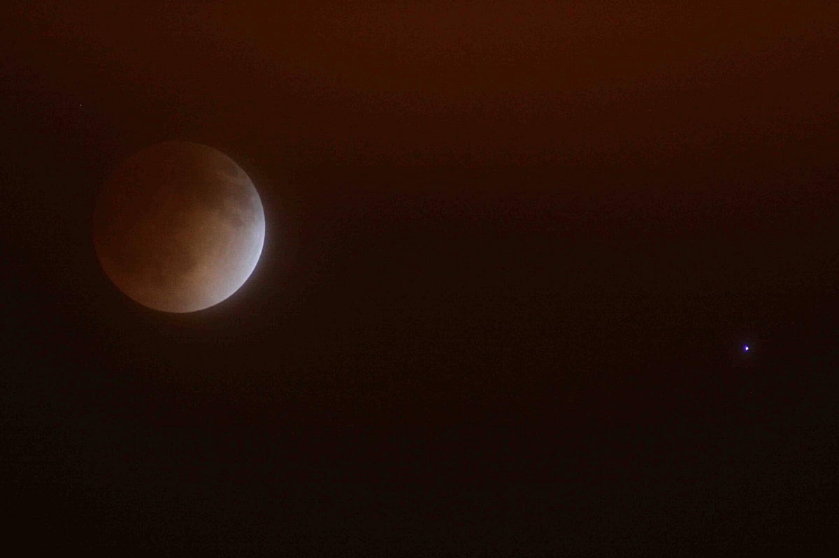 Eid Al Adha stargazers treated to Moon-Spica conjunction