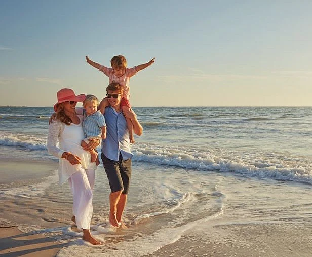 shutterstock_VACATION 18-1734355777296