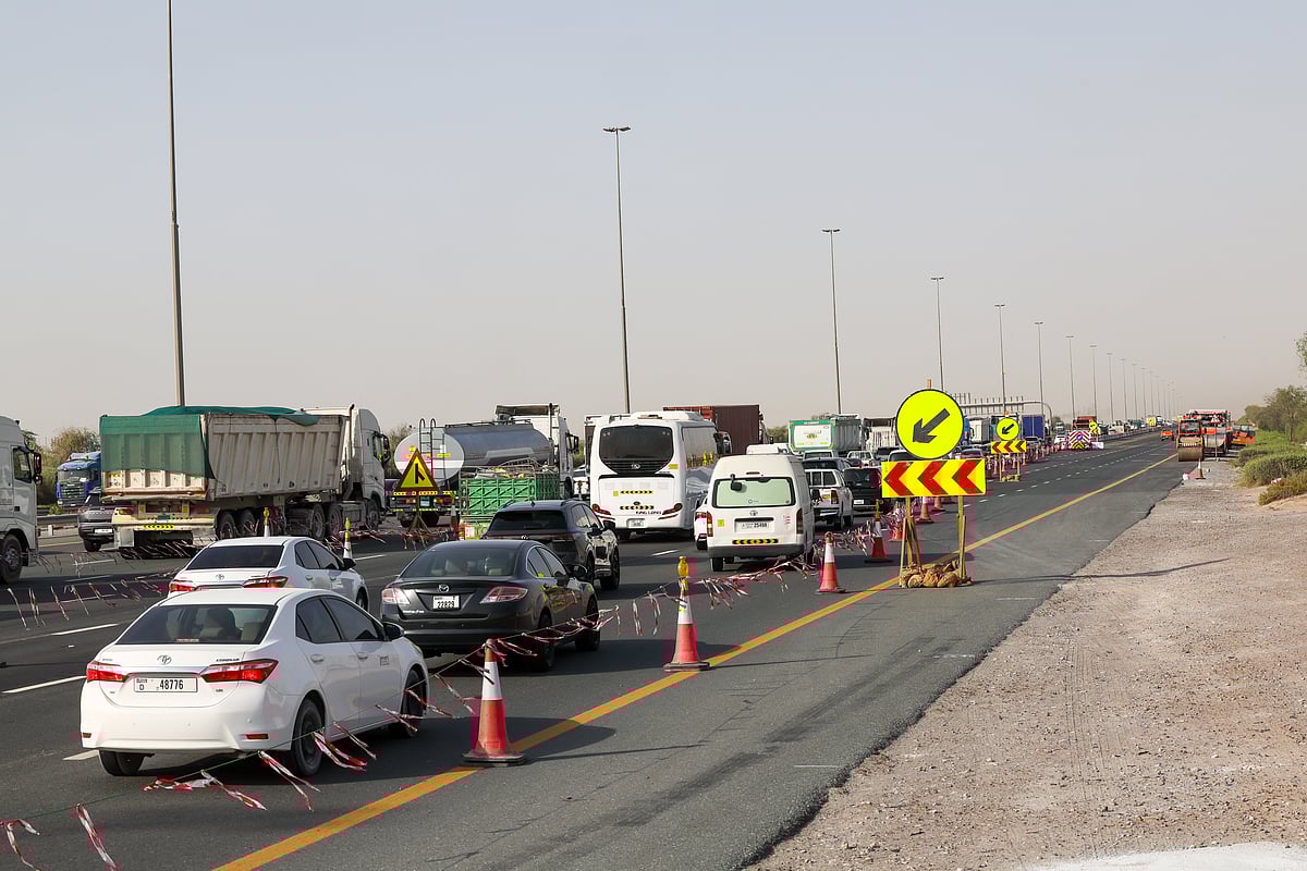 Heavy traffic builds daily toward Sharjah due to lane closures for maintenance. RTA urges drivers to follow alternative routes and safety instructions.