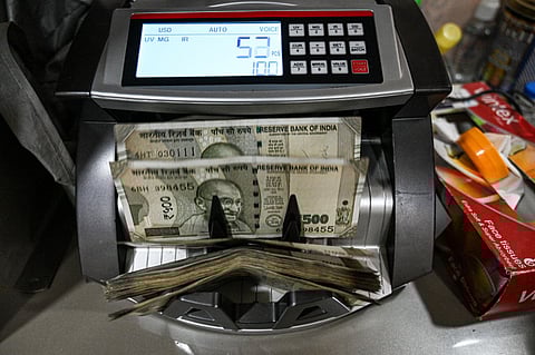 Planning on remitting Indian rupee, Pakistan rupee or Philippine peso? Here’s how you can take advantage of remittance-beneficial rates and when.