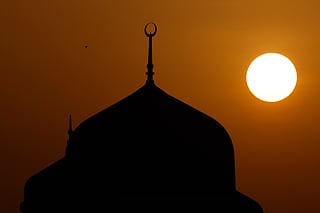 Avoid funeral prayers during afternoon hours, urges UAE