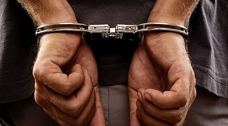 Among the more serious violations, a resident doctor at a government hospital was suspended for allegedly issuing fake sick leave reports and other fraudulent medical documents in exchange for bribes — a case uncovered in collaboration with the Ministry of Health. Illustrative image.