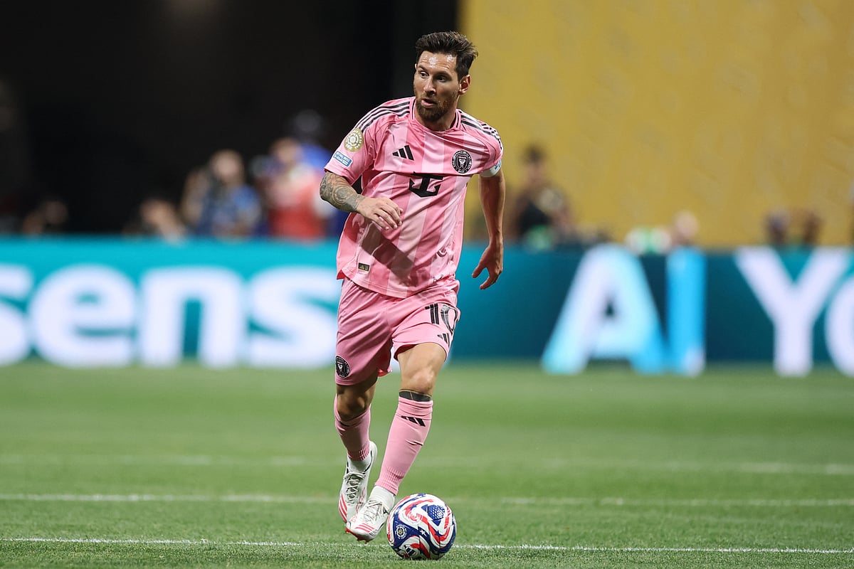 Lionel Messi of Inter Miami controls the ball during the FIFA Club World Cup 2025 round of 16 match against Paris Saint-Germain at Mercedes-Benz Stadium on June 29, 2025 in Atlanta, Georgia.