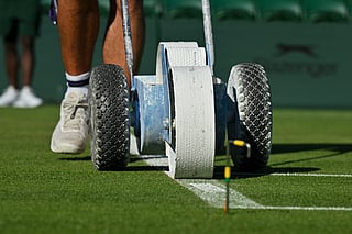 Wimbledon line-calling tech malfunctions