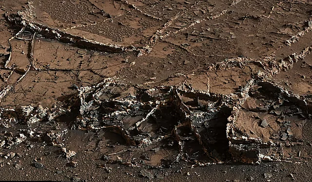Mars rover Curiosity spots strange veins on planet’s surface.