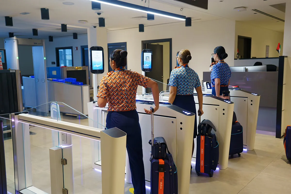 Installed at the airline’s Airport Operations Centre, the six new gates will allow over 3,800 pilots and cabin crew to clear immigration quickly before their flights.