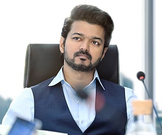 Thalapathy Vijay stumbles at airport after Jana Nayagan audio launch – watch viral moment