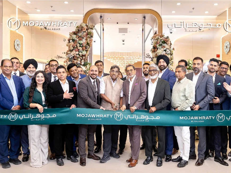 The second showroom of Mojawhraty by Malabar in the UAE – the exclusive retail offering for Arabic jewellery from Malabar Gold & Diamonds, was inaugurated by Malabar Group Chairman, M.P Ahammad, in the presence of Abdul Salam K.P, Shamlal Ahamed, Mayankutty C, Abdul Majeed, Ameer CMC, Faisal A.K, Sakkeer P, Shaji K, Sherif Abdelmonem Meligy Hassanin, and other senior management team members from Malabar Gold & Diamonds, customers and well-wishers