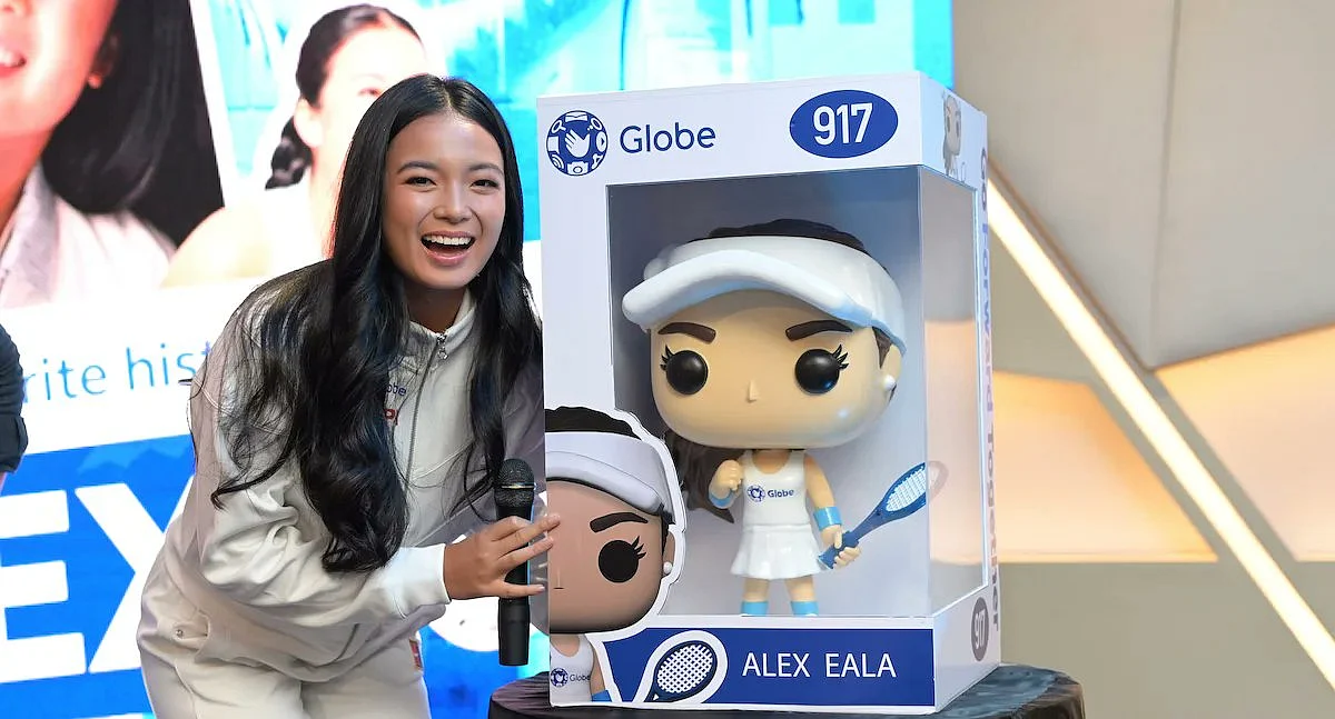 Alexandra Eala receives a customised pop from long-time partner Globe Telecom.