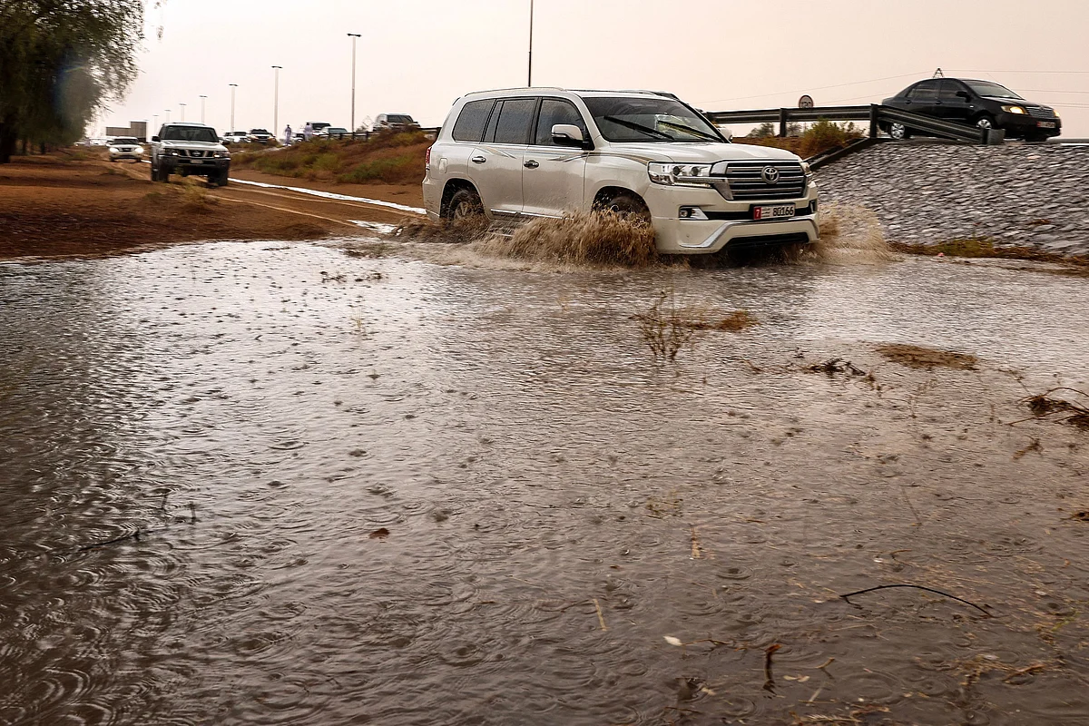 Dubai’s desert roads after rain: A visual story