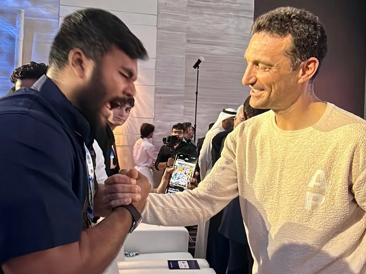 Yadil M Iqbal is elated after meeting Argentina's World Cup-winning coach Lionel Scaloni in Dubai on Tuesday.
