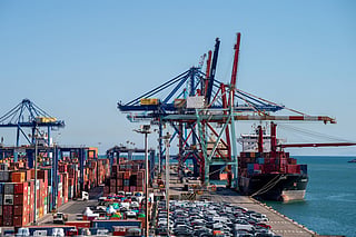 A majority (56%) of chief economists surveyed by the World Economic Forum (WEF) expect the global outlook to remain "stable or improve", a sharp improvement from May, when 89% expected conditions to "weaken".