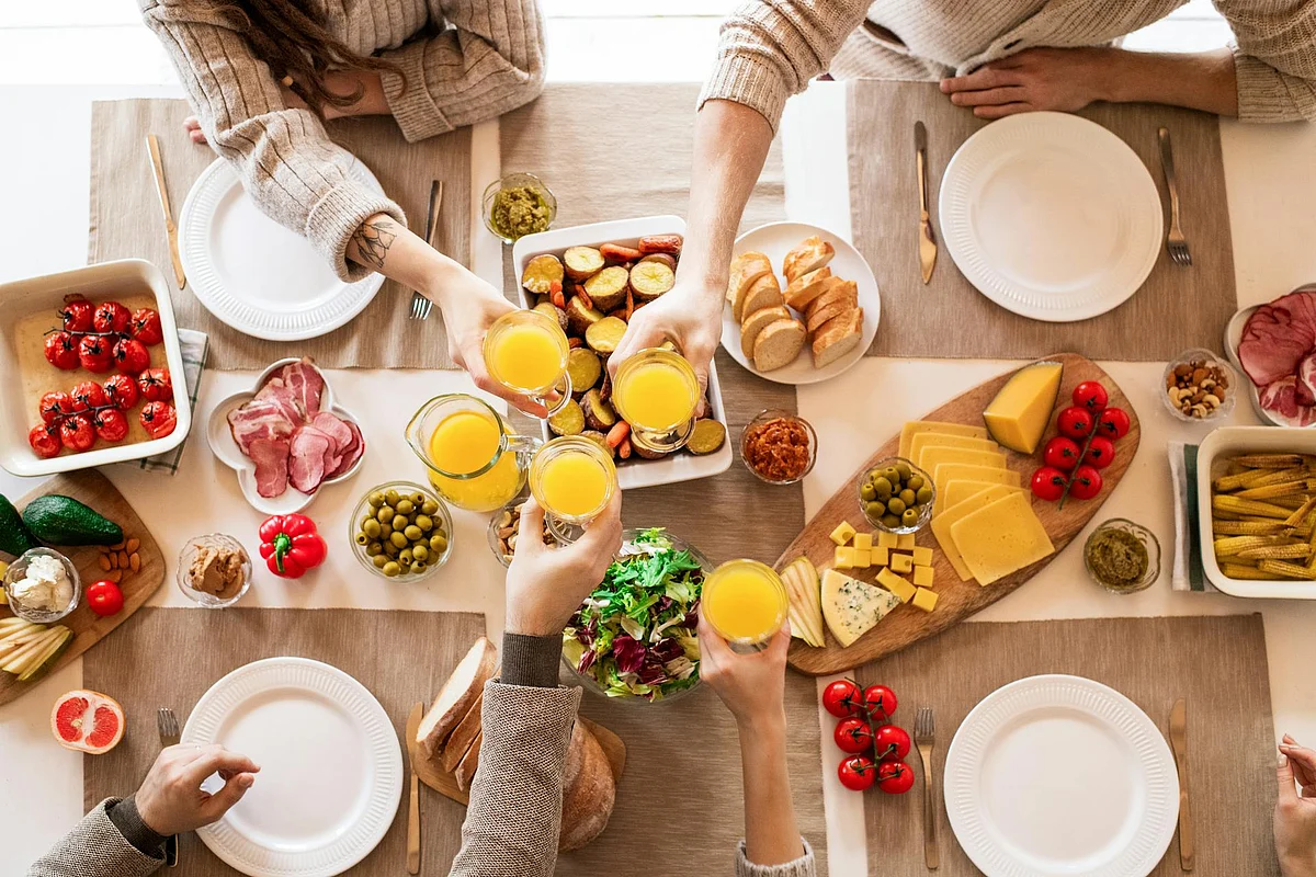 Whether you're craving bold Indian bites, unlimited Belgian brews, or wholesome wellness menus, here’s your ultimate weekend brunch guide.