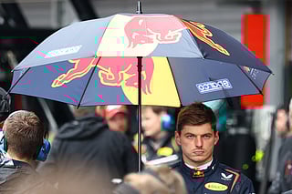 Verstappen quells speculation by committing to Red Bull for 2026