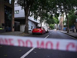 London stabbings leave 2 dead, 2 hospitalised, including suspect